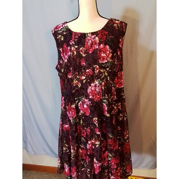 Cocktail burgundy dress by Roz & Ali - Picture 1 of 7